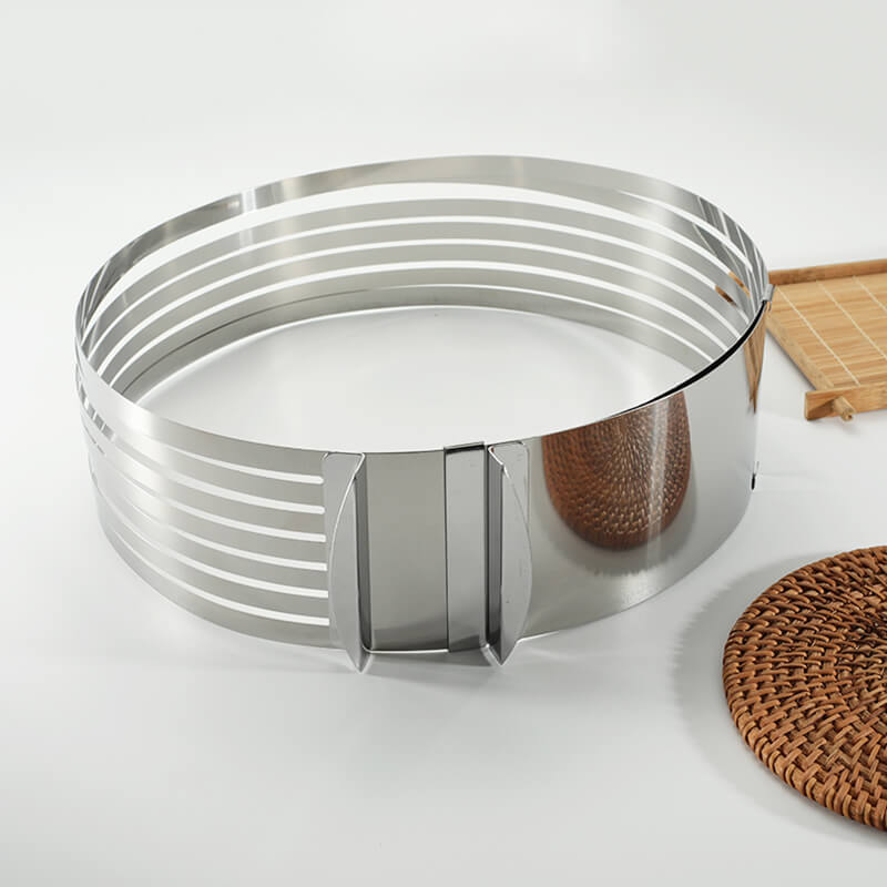 EvenLayer – Adjustable Stainless Steel Cake Slicer