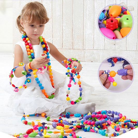 Set de manualidades para hacer joyas con cuentas para niños