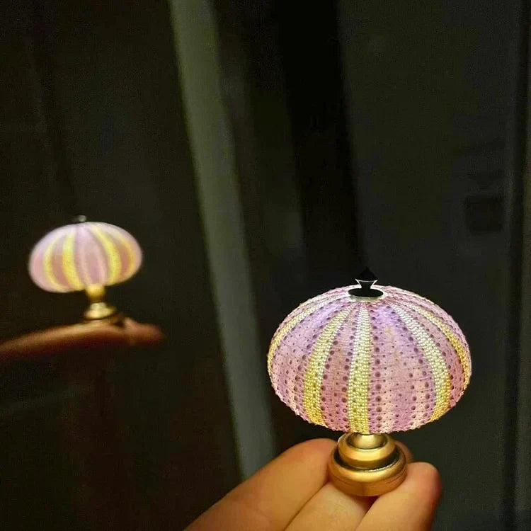Lámpara de mesa con diseño de cúpula de vidrio vintage