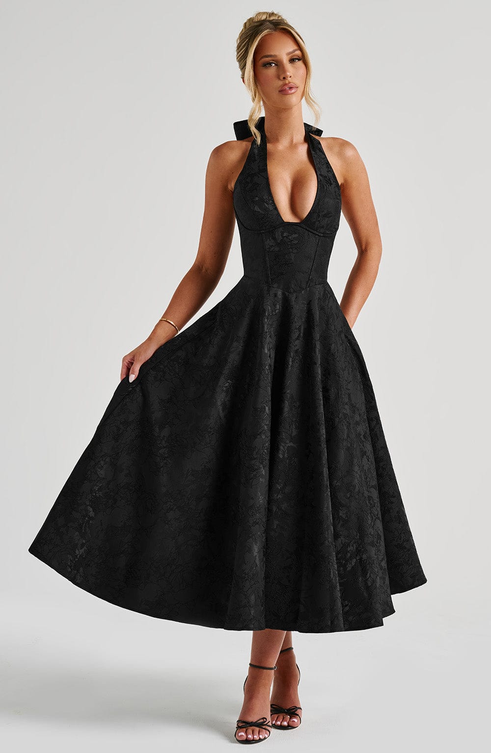 Renata - Maxi con cintura ajustable de encaje jacquard
