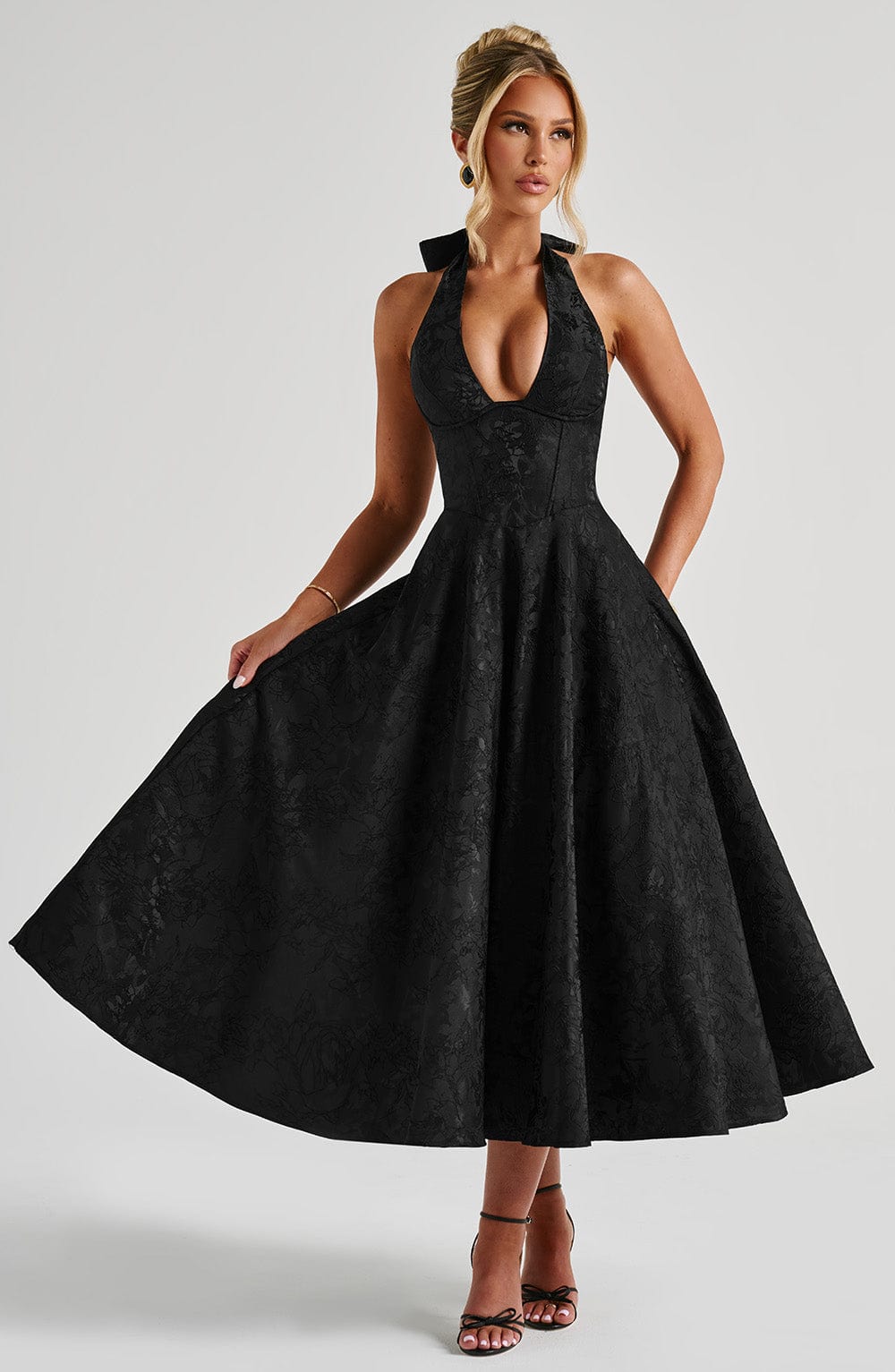 Renata - Maxi con cintura ajustable de encaje jacquard