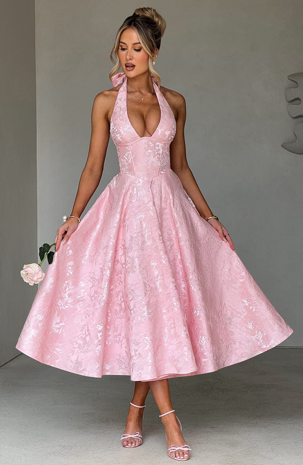 Renata - Maxi con cintura ajustable de encaje jacquard