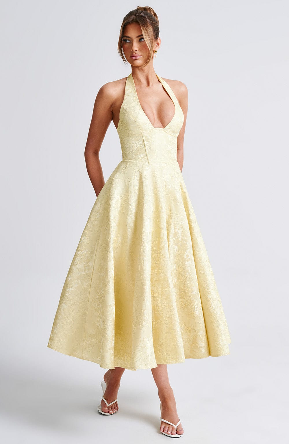 Renata - Maxi con cintura ajustable de encaje jacquard