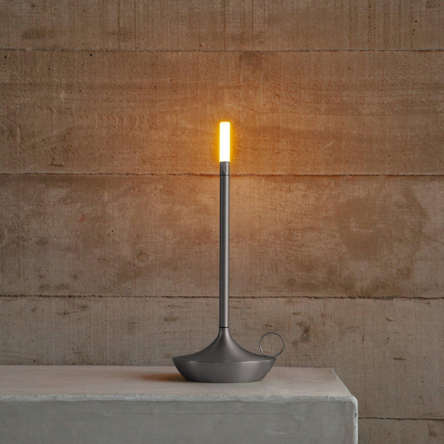 Lámpara de mesa con luz LED moderna regulable