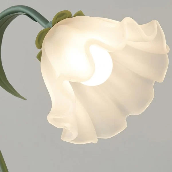 Table Lamp with Vintage Flower Design Base