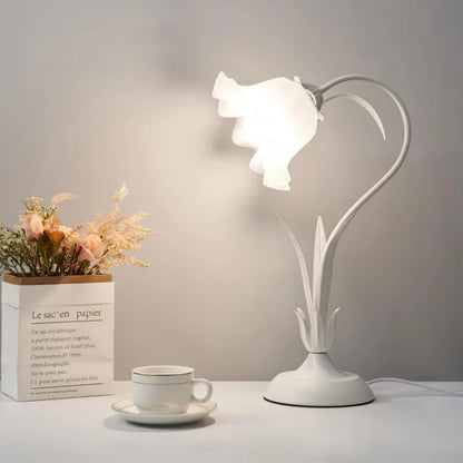 Table Lamp with Vintage Flower Design Base