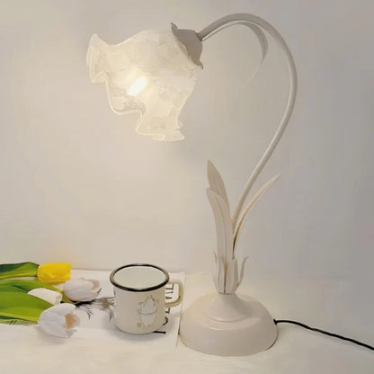 Table Lamp with Vintage Flower Design Base