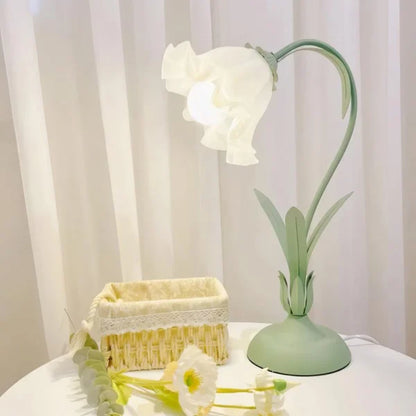 Table Lamp with Vintage Flower Design Base