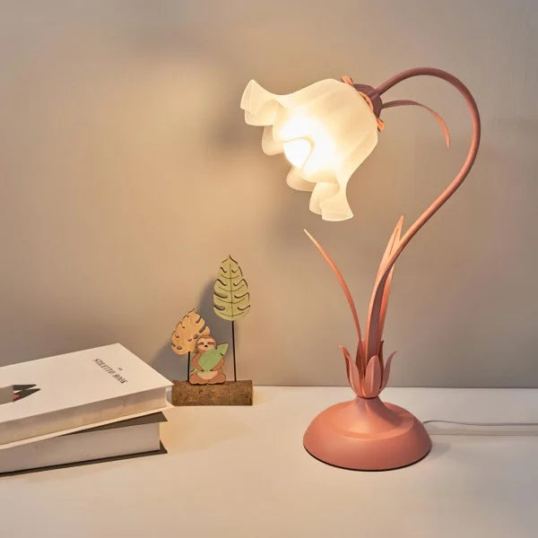 Table Lamp with Vintage Flower Design Base
