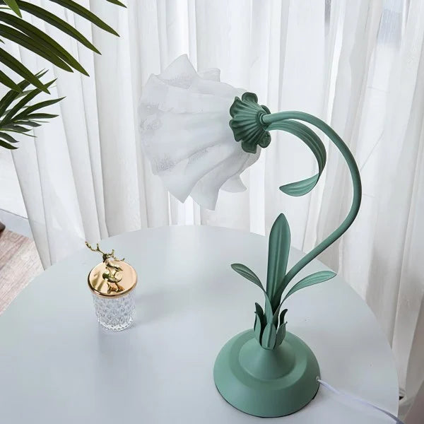 Table Lamp with Vintage Flower Design Base