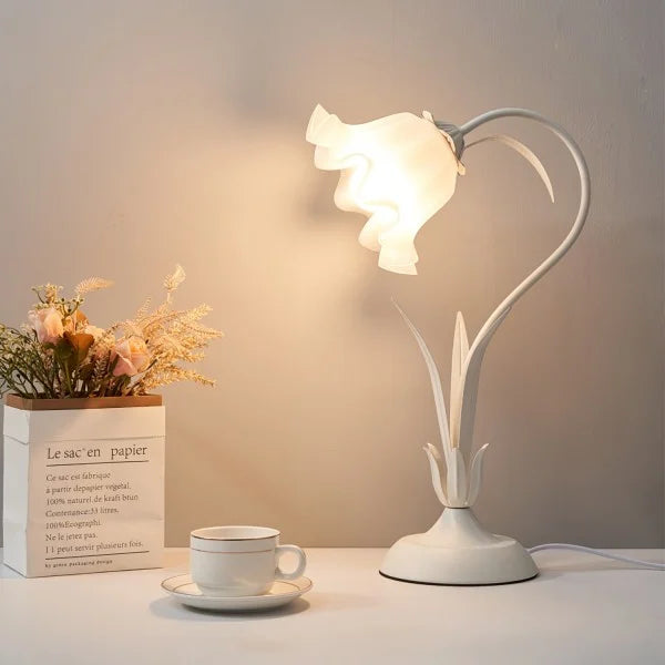 Table Lamp with Vintage Flower Design Base