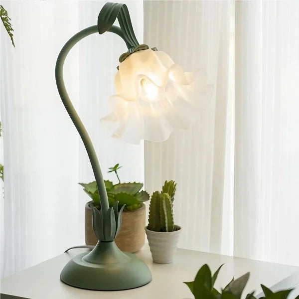 Table Lamp with Vintage Flower Design Base