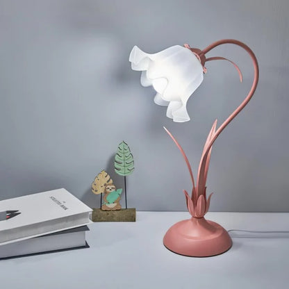 Table Lamp with Vintage Flower Design Base