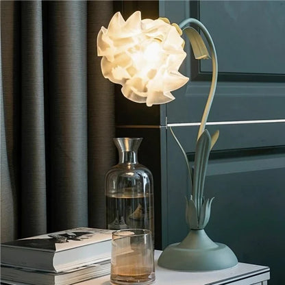 Table Lamp with Vintage Flower Design Base