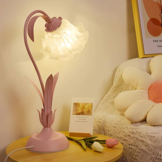 Table Lamp with Vintage Flower Design Base