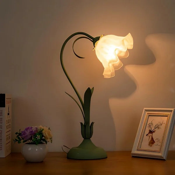 Table Lamp with Vintage Flower Design Base
