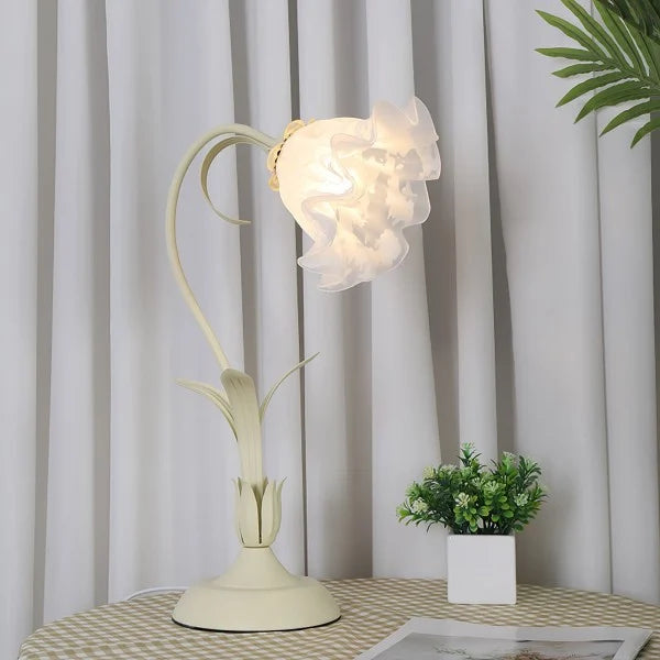 Table Lamp with Vintage Flower Design Base