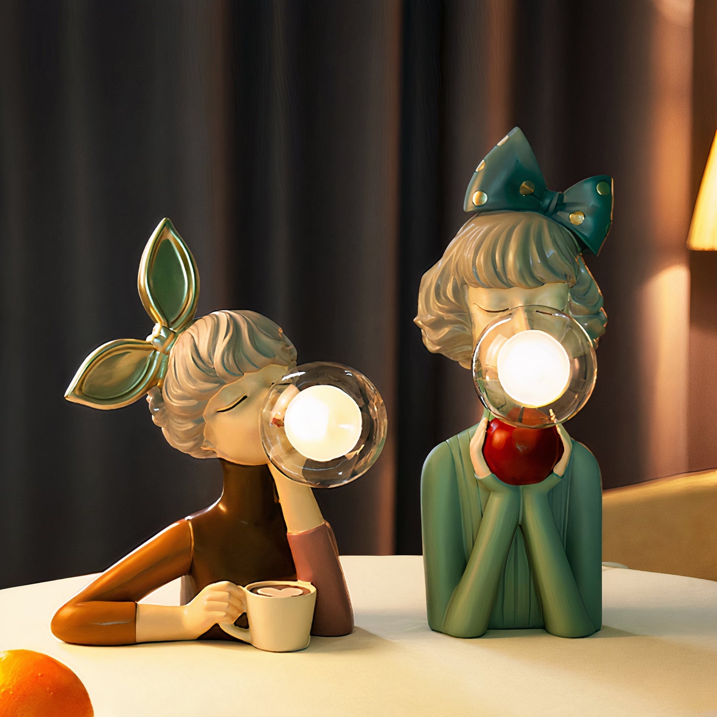 Lámpara de mesa moderna con diseño de niña en resina