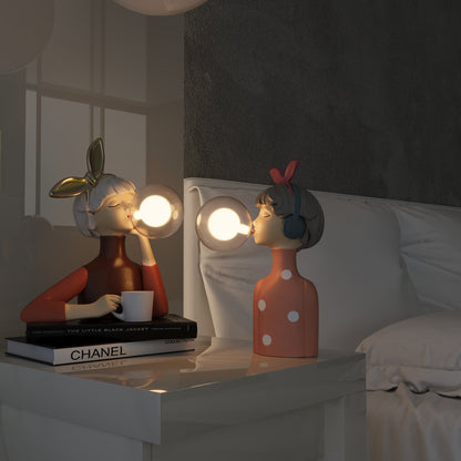 Lámpara de mesa moderna con diseño de niña en resina