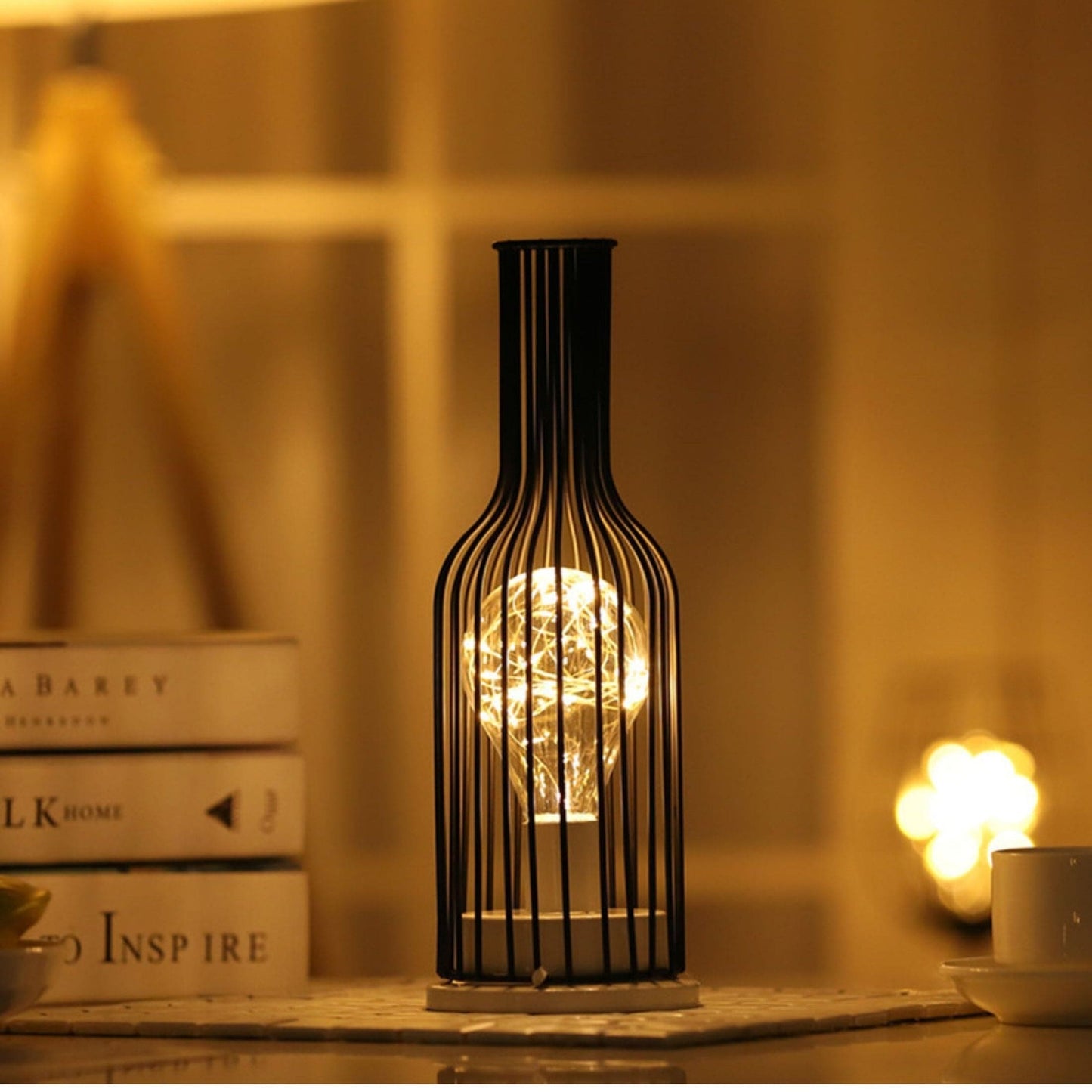 Lámpara de mesa con diseño moderno de metal negro