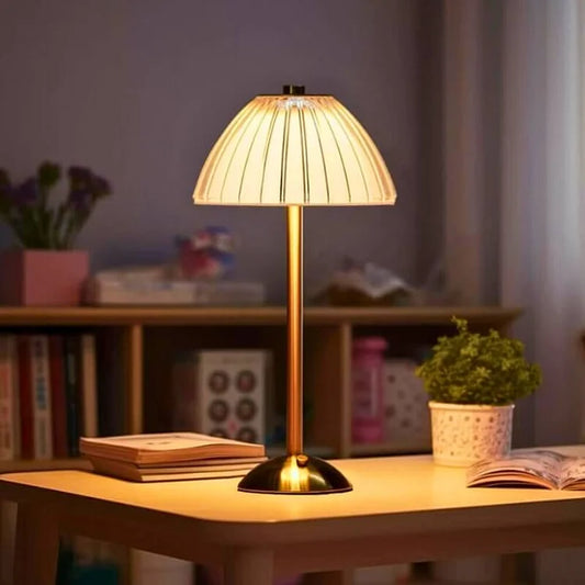 Lámpara de mesa con pantalla de cristal y carga USB