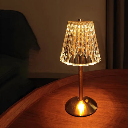Lámpara de mesa con pantalla de cristal y carga USB