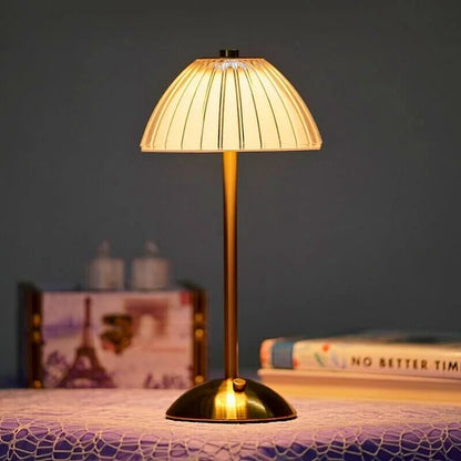 Lámpara de mesa con pantalla de cristal y carga USB