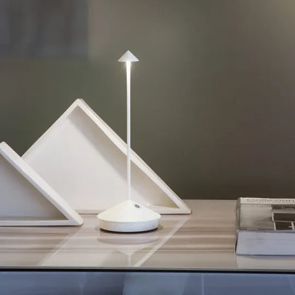 Lámpara de mesa LED con diseño de aluminio regulable