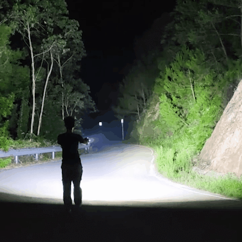 UltraFlash™️ - Linterna ultrabrillante impermeable | Alcance de 500m