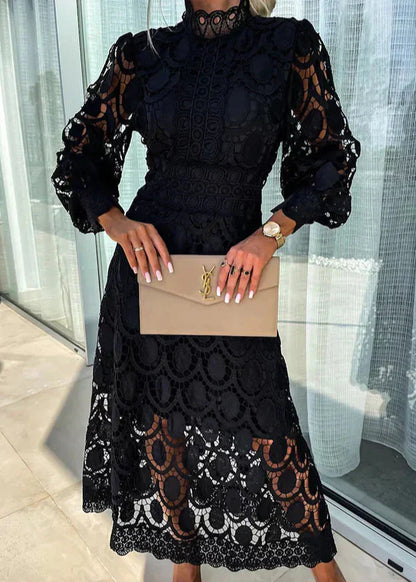 Lennon - Vestido Largo para Mujer con Cuello Alto y Diseño Calado