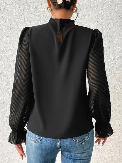 Kolbrun | Blusa plisada elegante con mangas de malla para mujeres