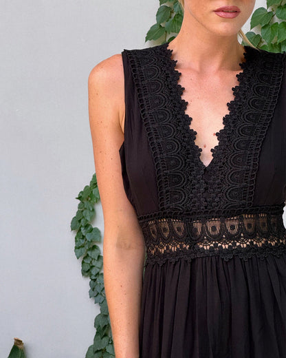 Ninfea | Abito midi senza maniche in stile boho con dettagli in pizzo