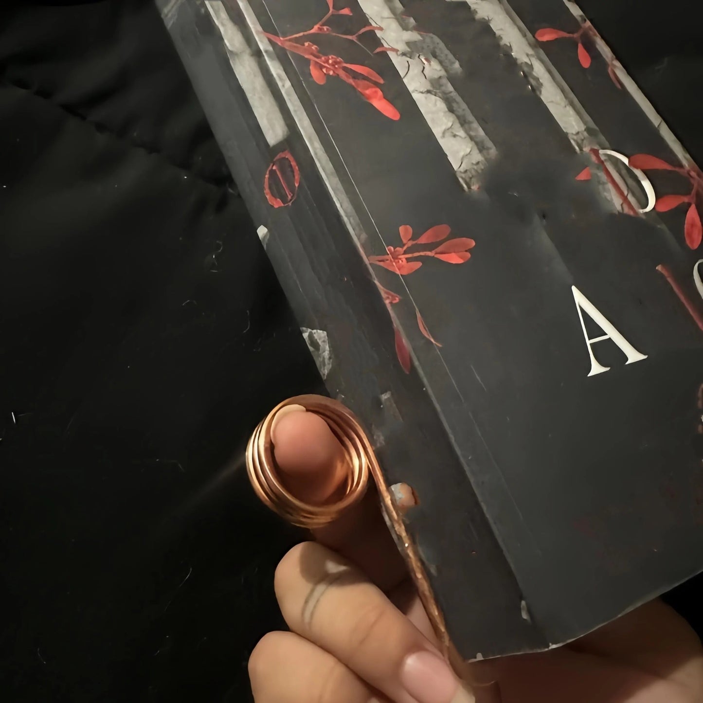 ReadEase - Hold Your Book Open Hands-Free and Read in Pure Comfort (1+1 free 50% discount price)