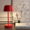 Lámpara de mesa con diseño moderno de metal regulable