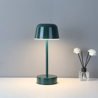 Lámpara de mesa con diseño moderno de metal regulable