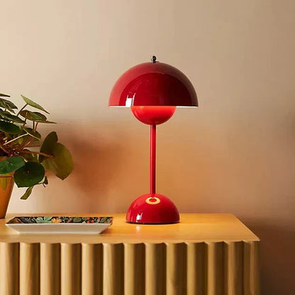 Lámpara de mesa con cúpula blanca y luz LED