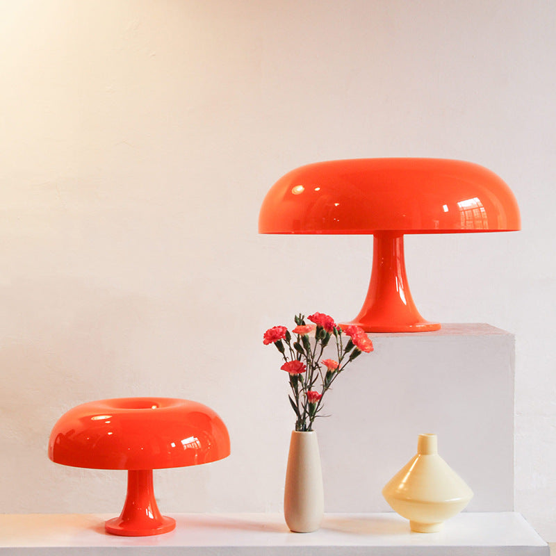 Table Lamp with Minimalist Mushroom Design