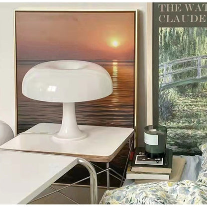 Table Lamp with Minimalist Mushroom Design