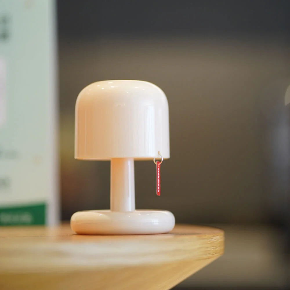 Lámpara de mesa con luz suave de resplandor al atardecer