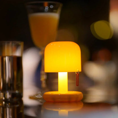 Lámpara de mesa con luz suave de resplandor al atardecer