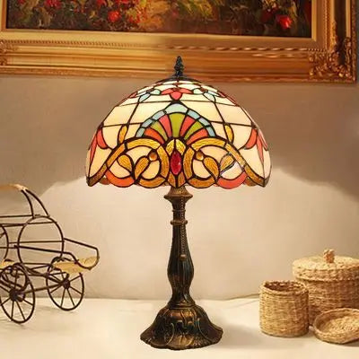 Stained Glass Table Lamp with Floral Design