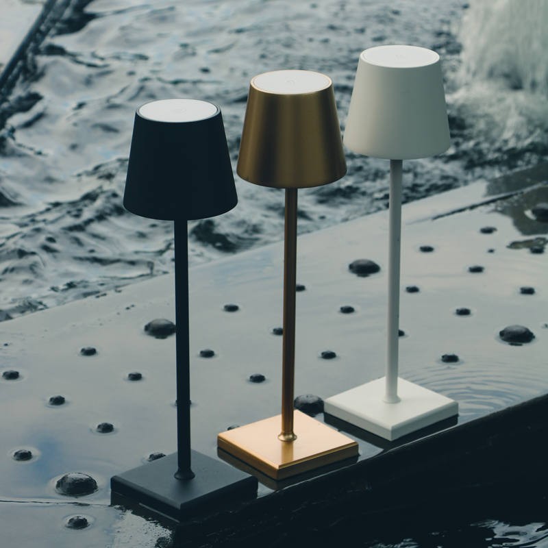 Modern Aluminum LED Table Lamp
