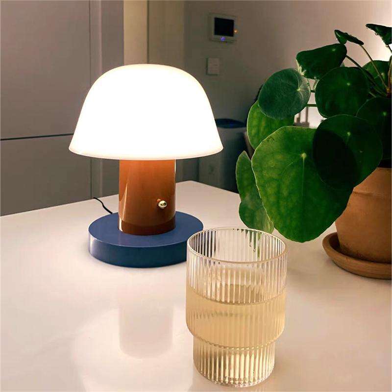 Lámpara de mesa moderna LED diseño de hongo
