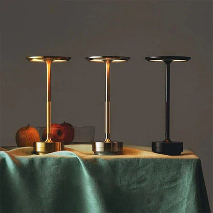 Lámpara de mesa de latón LED recargable para interior y exterior
