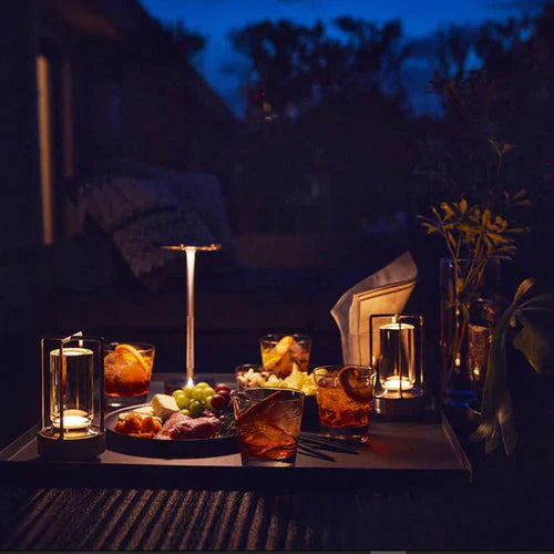 Lámpara de mesa de latón LED recargable para interior y exterior