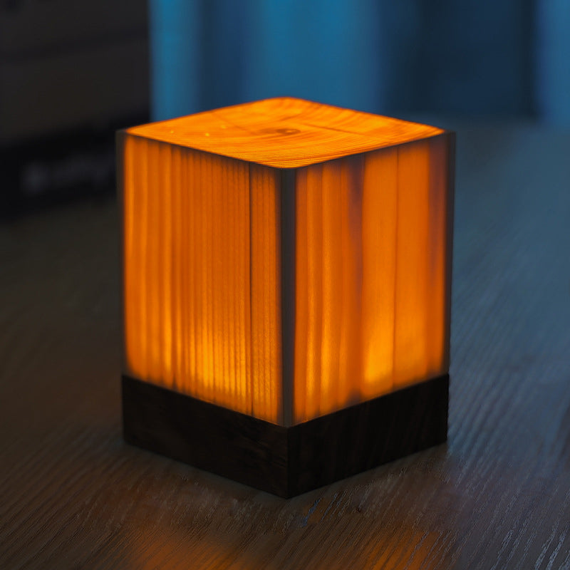 Lámpara de mesa con control táctil acabado en madera