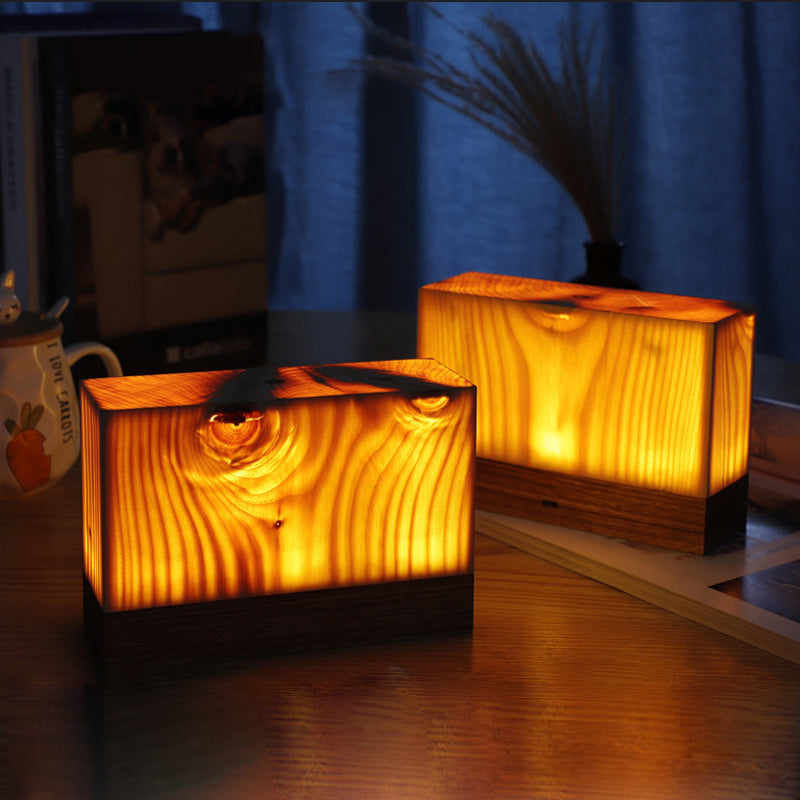 Lámpara de mesa con control táctil acabado en madera